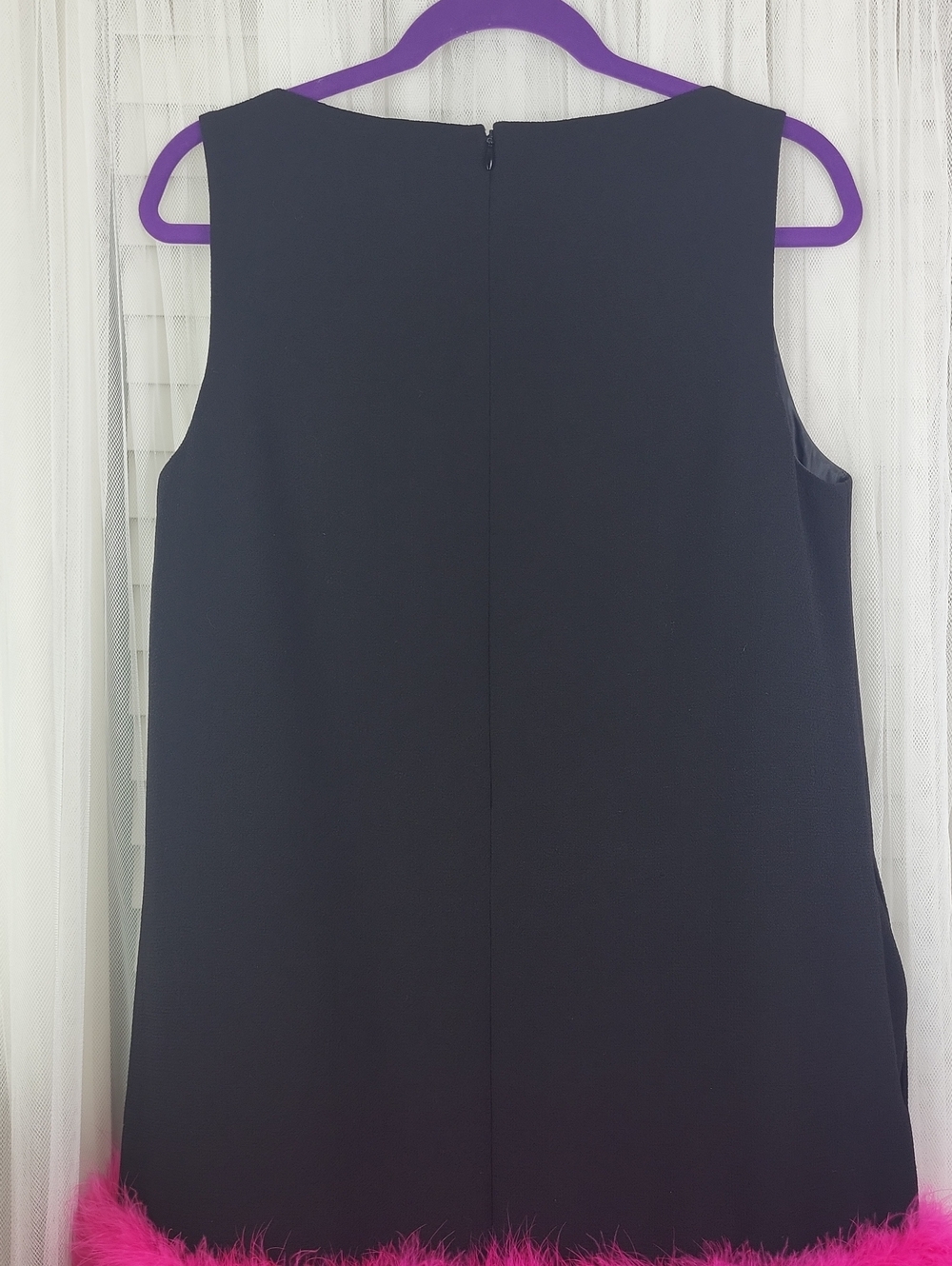 Lisa Perry Barneys New York Black Shift Dress with Hot Pink Feather Trim. Size 8 - Picture 16 of 16